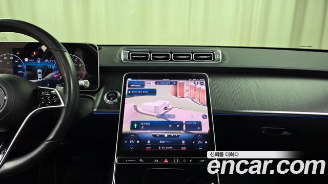 Mercedes-Benz S-Class 2022 — photo 27