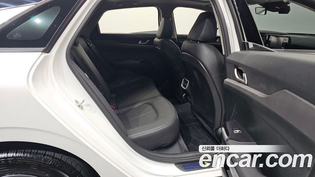 Kia K5 2023 — photo 11