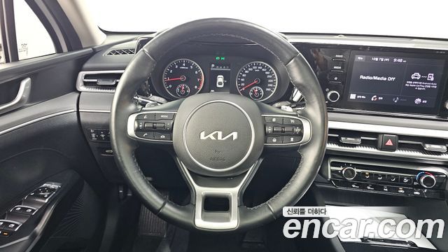 Kia K5 2023 — photo 12