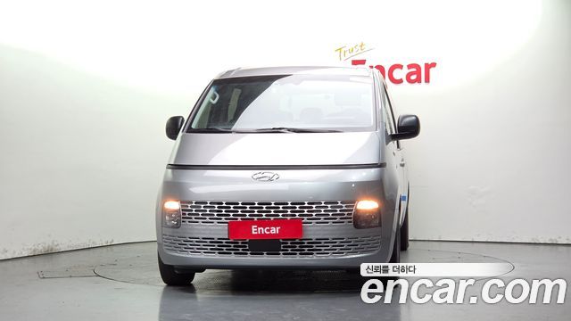 Hyundai Staria 2022 — photo 3