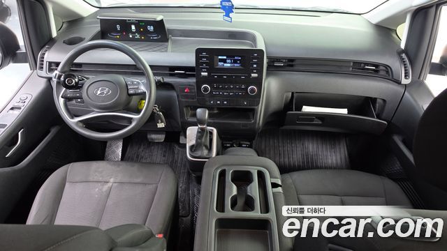 Hyundai Staria 2022 — photo 10