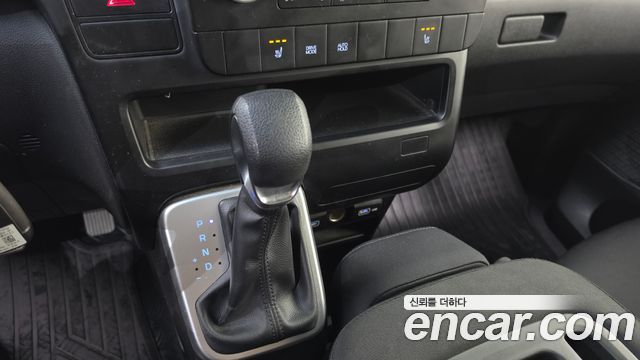 Hyundai Staria 2022 — photo 12