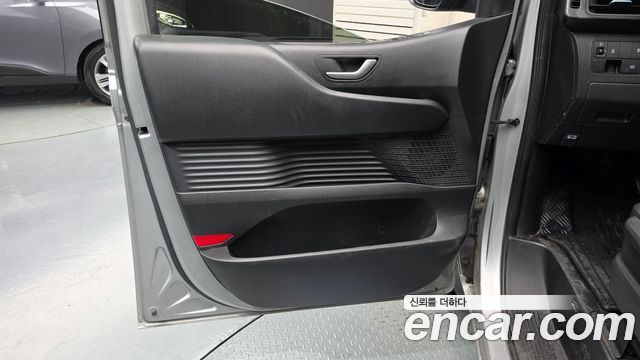 Hyundai Staria 2022 — photo 14