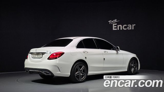 Mercedes-Benz C-Class 2019 — photo 2