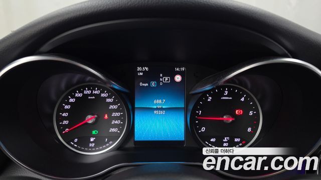 Mercedes-Benz C-Class 2019 — photo 8