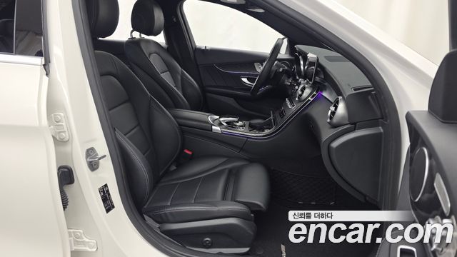 Mercedes-Benz C-Class 2019 — photo 11