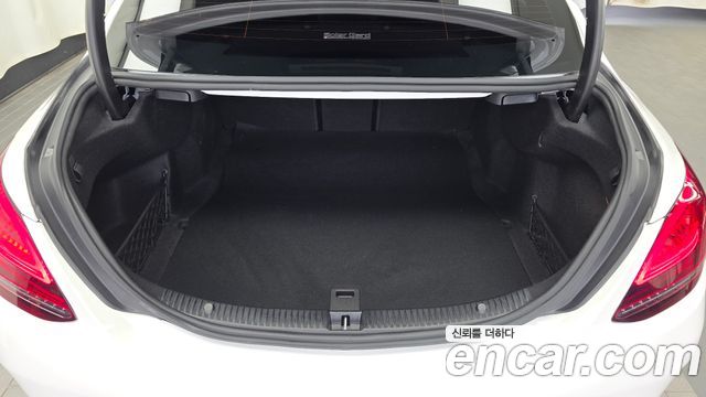 Mercedes-Benz C-Class 2019 — photo 20