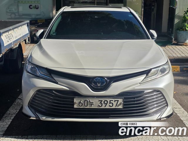 Toyota Camry 2018 — photo 1