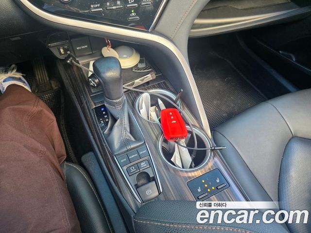 Toyota Camry 2018 — photo 8