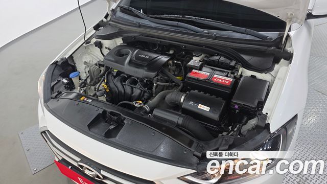 Hyundai AVANTE 2017 — photo 6