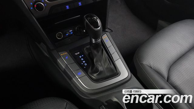 Hyundai AVANTE 2017 — photo 9