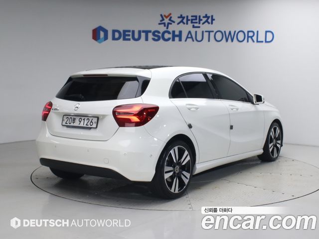 Mercedes-Benz A-Class 2018 — photo 2