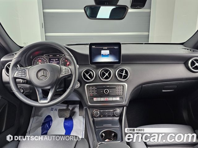 Mercedes-Benz A-Class 2018 — photo 7