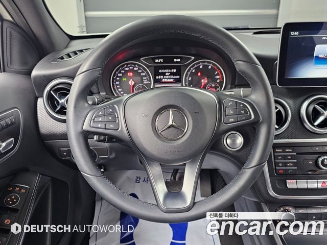 Mercedes-Benz A-Class 2018 — photo 13