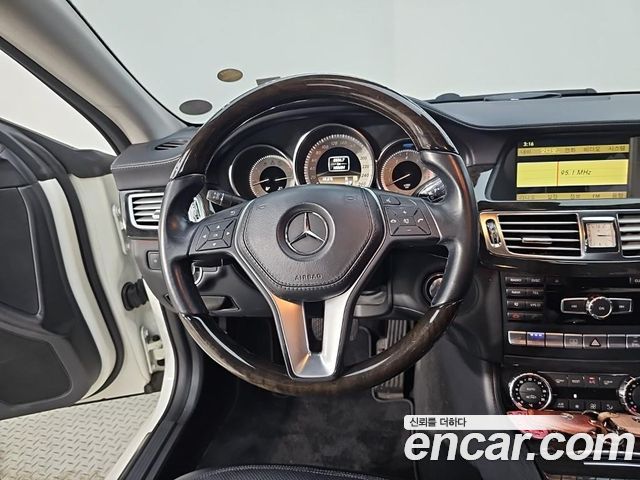 Mercedes-Benz CLS-Class 2012 — photo 8