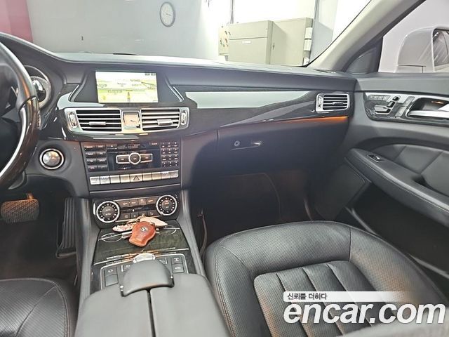 Mercedes-Benz CLS-Class 2012 — photo 9