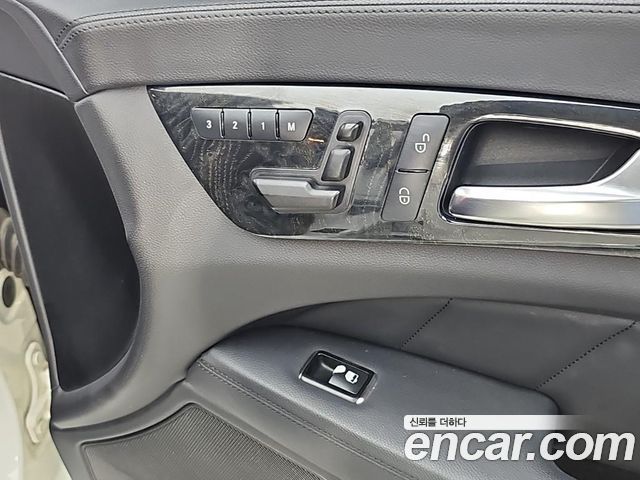 Mercedes-Benz CLS-Class 2012 — photo 17