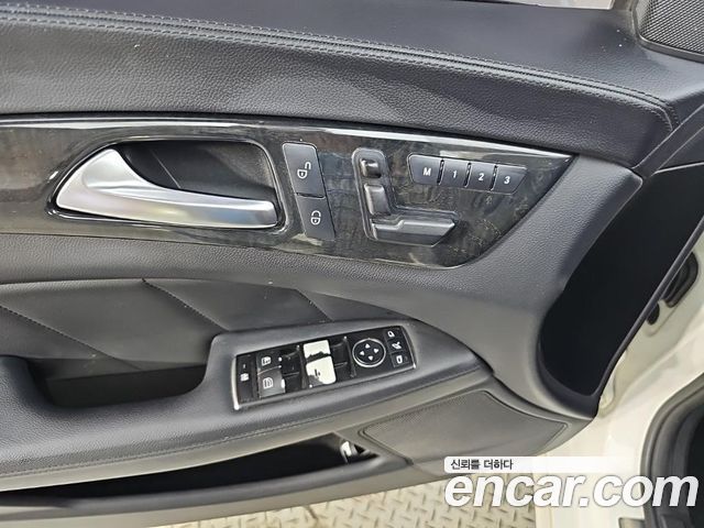 Mercedes-Benz CLS-Class 2012 — photo 18