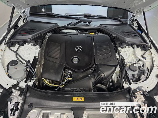 Mercedes-Benz E-Class 2025 — photo 6
