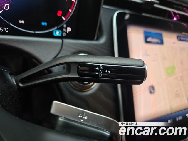 Mercedes-Benz E-Class 2025 — photo 9