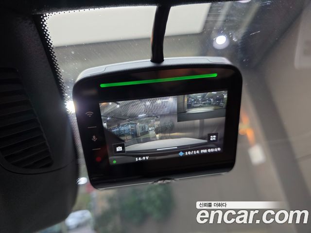 Mercedes-Benz E-Class 2025 — photo 20