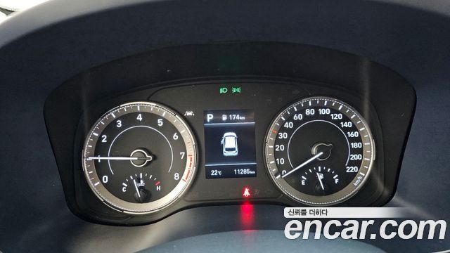 Hyundai Venue 2022 — photo 11