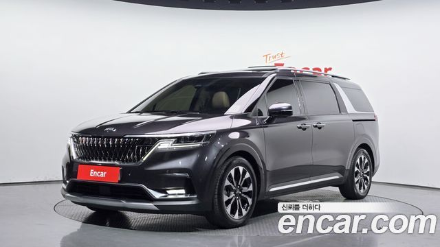 Kia Canival 2021 — photo 1