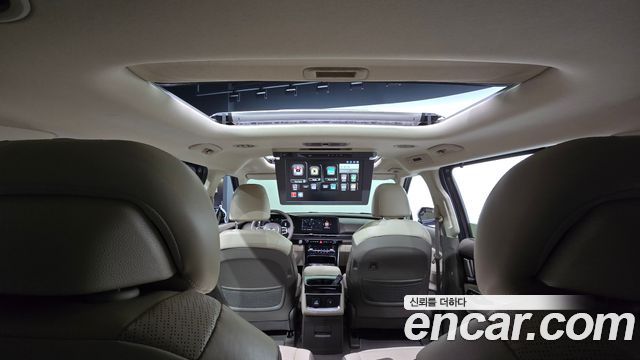 Kia Canival 2021 — photo 24