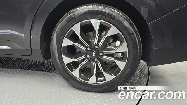 Kia Canival 2021 — photo 7