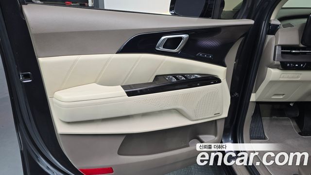 Kia Canival 2021 — photo 14