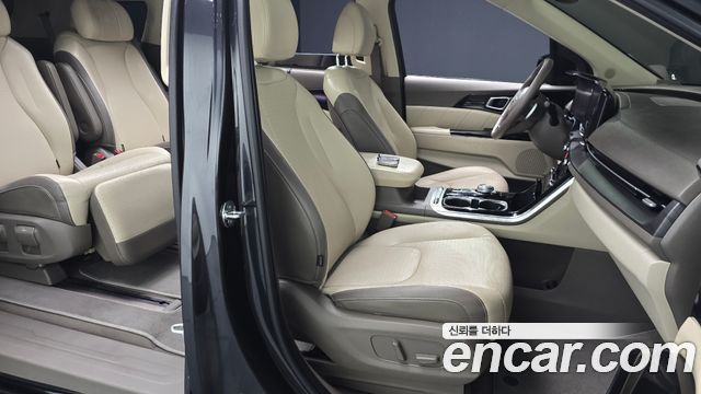 Kia Canival 2021 — photo 16