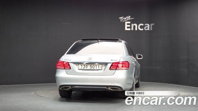 Mercedes-Benz E-Class 2014 — photo 4