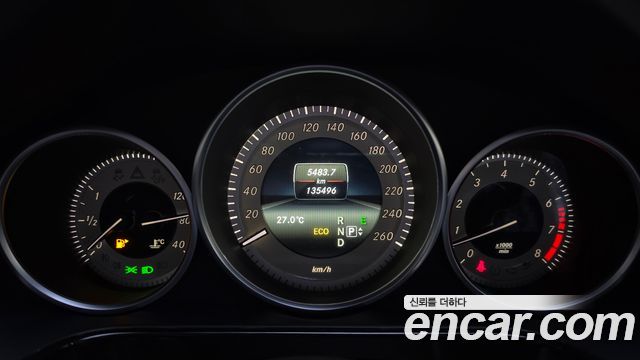 Mercedes-Benz E-Class 2014 — photo 11