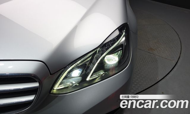 Mercedes-Benz E-Class 2014 — photo 8