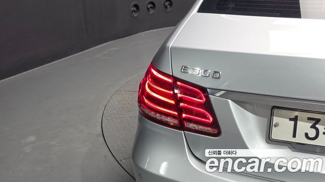 Mercedes-Benz E-Class 2014 — photo 9