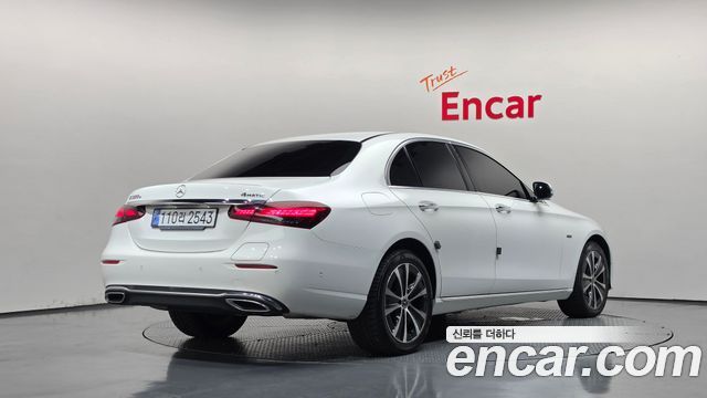 Mercedes-Benz E-Class 2021 — photo 2