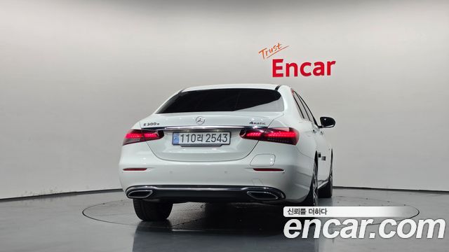 Mercedes-Benz E-Class 2021 — photo 4