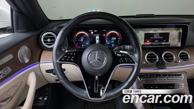 Mercedes-Benz E-Class 2021 — photo 18