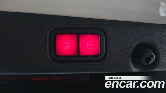 Mercedes-Benz E-Class 2021 — photo 23