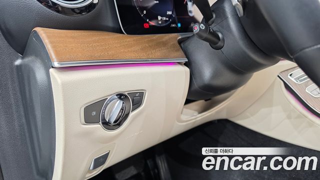 Mercedes-Benz E-Class 2021 — photo 26