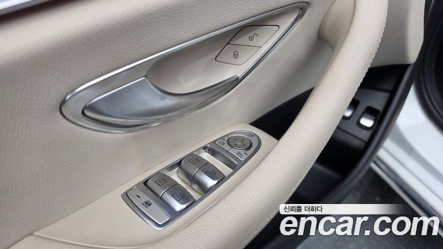 Mercedes-Benz E-Class 2021 — photo 28