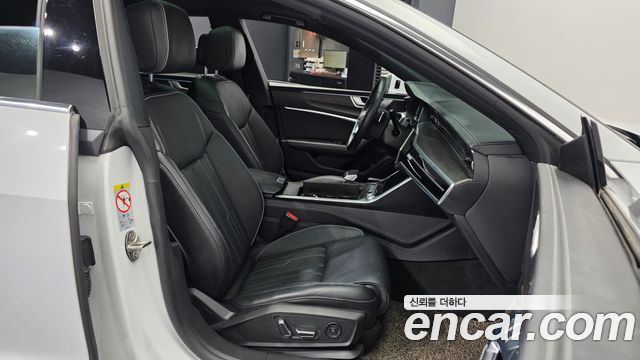 Audi A7 2022 — photo 11