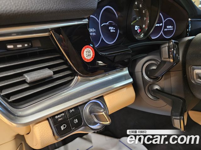 Porsche Panamera 2018 — photo 12