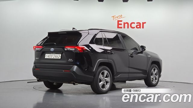 Toyota RAV4 2021 — photo 2