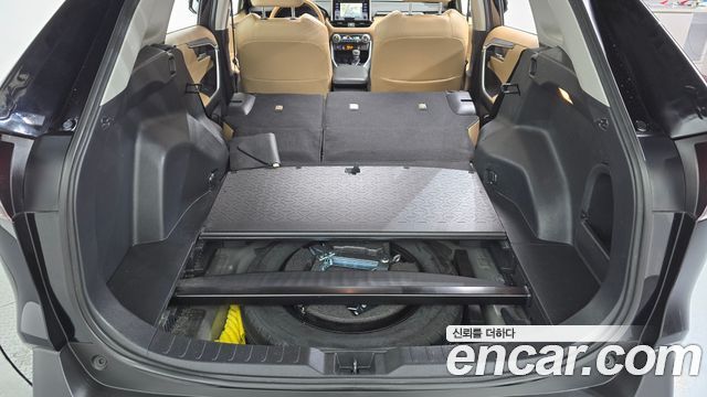 Toyota RAV4 2021 — photo 22