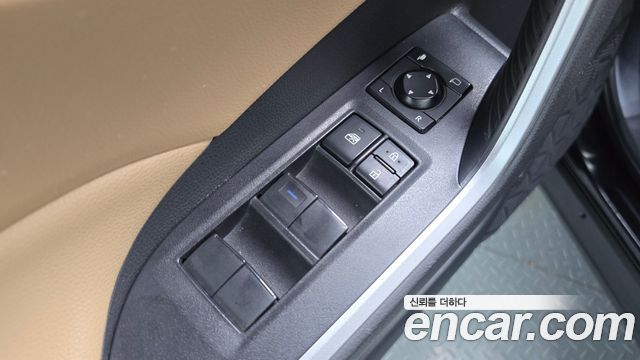 Toyota RAV4 2021 — photo 26