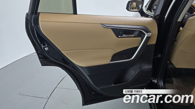 Toyota RAV4 2021 — photo 15