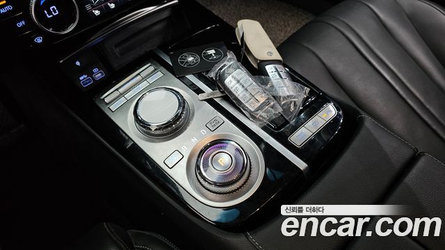 Genesis G80 2023 — photo 12