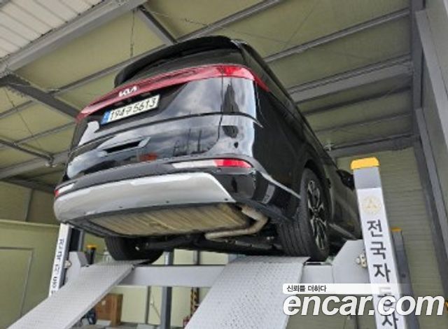 Kia Canival 2022 — photo 2