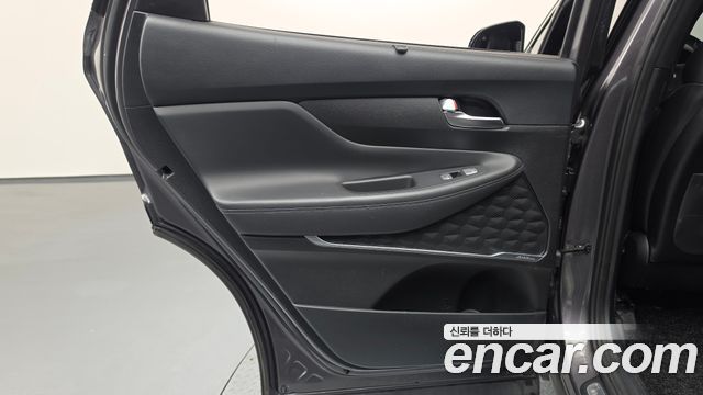 Hyundai Santafe 2022 — photo 15